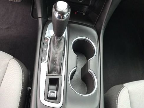 Used 2018 Chevrolet Equinox LS FWD image 25