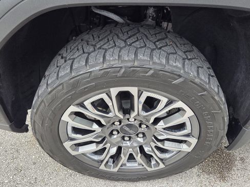 Used 2024 GMC Sierra 1500 Denali Ultimate AWD/4WD image 11