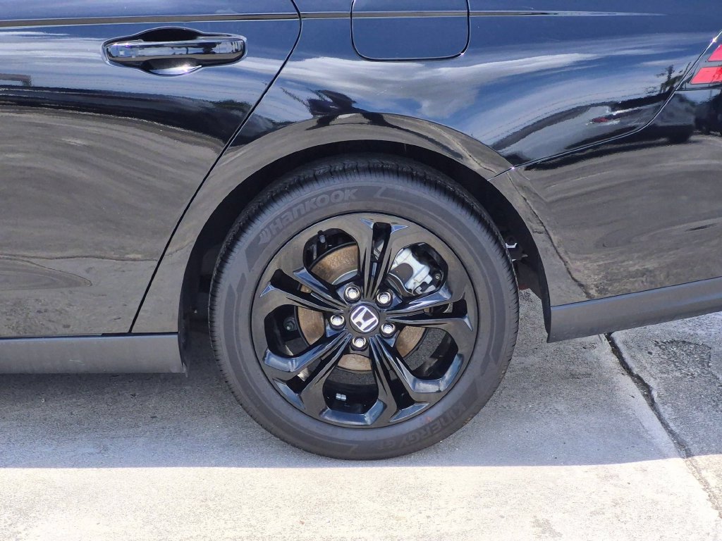 Used 2025 Honda Accord SE image 11