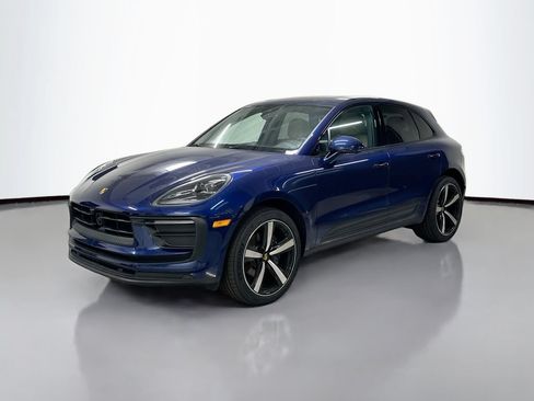 Certified 2026 Porsche Macan AWD/4WD image 1