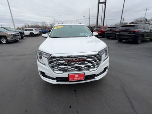 Used 2022 GMC Terrain Denali image 3