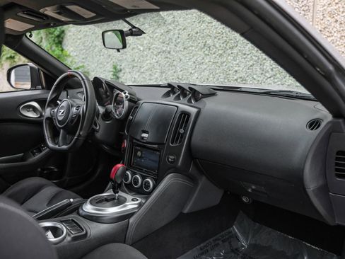 Used 2014 Nissan 370Z Coupe RWD image 13