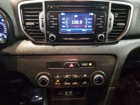 Used 2019 Kia Sportage LX image 18