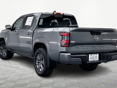 Used 2025 Nissan Frontier SV image 13