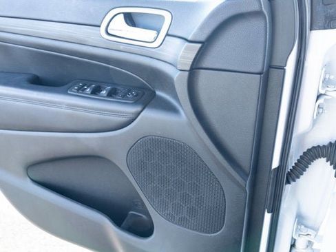 Certified 2021 Jeep Grand Cherokee Laredo X image 24