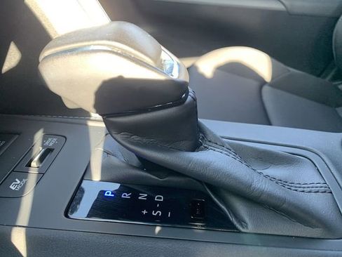 Certified 2023 Toyota Venza LE image 25