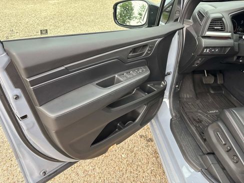 Used 2025 Honda Odyssey Sport-L image 16