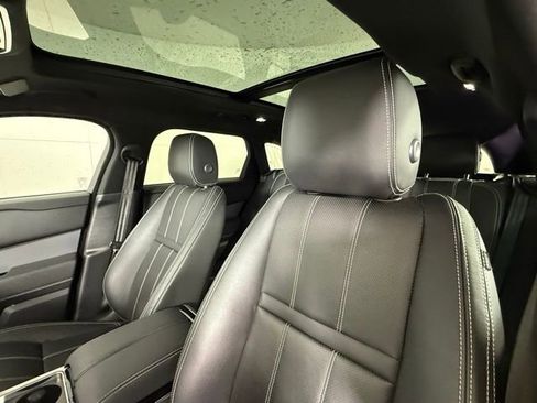 Used 2022 Land Rover Range Rover Velar R-Dynamic S image 14