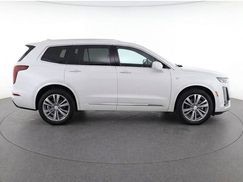 Certified 2024 Cadillac XT6 Premium Luxury w/ Technology Package FWD image 6