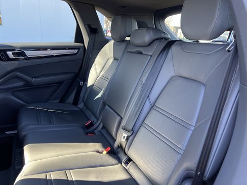 Used 2019 Porsche Cayenne image 33