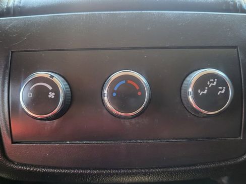 Used 2012 Chevrolet Traverse LT w/ All-Star Edition FWD image 29