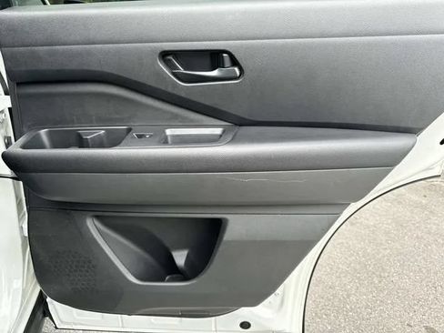 Used 2025 Nissan Pathfinder SV AWD/4WD image 25