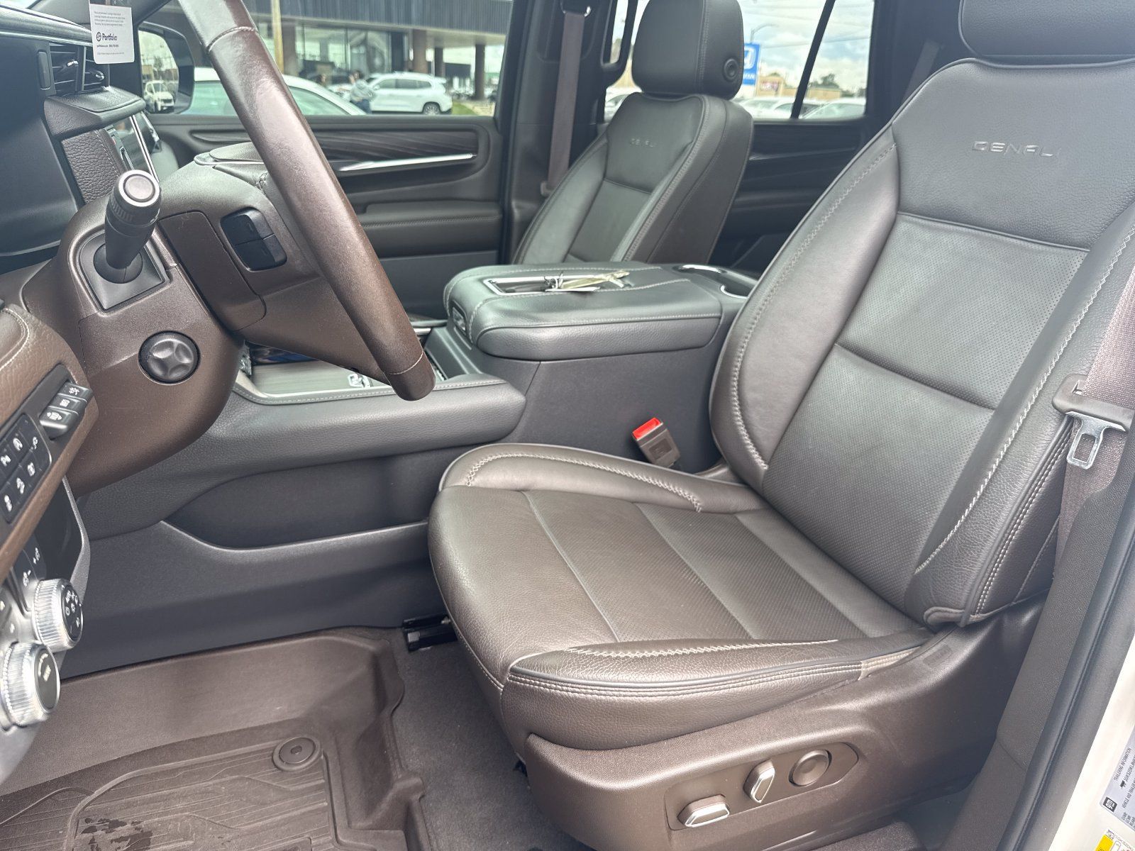 Used 2022 GMC Yukon Denali AWD/4WD image 15