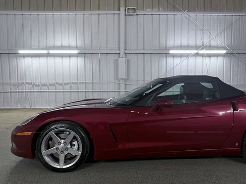 Used 2006 Chevrolet Corvette Convertible w/ Preferred Equipment Group image 16