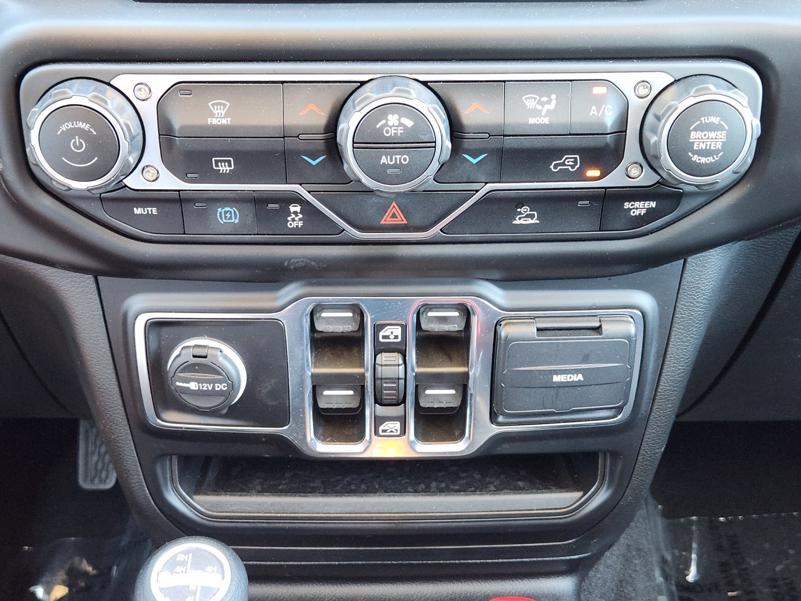 Used 2023 Jeep Wrangler Unlimited AWD/4WD image 27