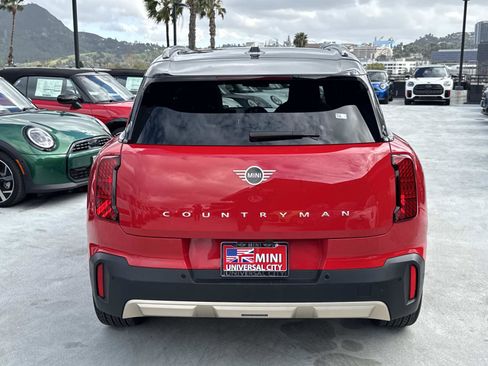 Used 2025 MINI Cooper Countryman S w/ Comfort Package Max image 3