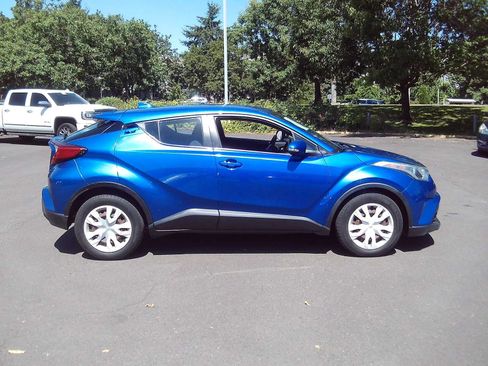 Used 2019 Toyota C-HR LE FWD image 6