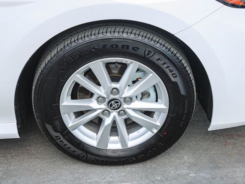 Used 2025 Toyota Camry LE image 11