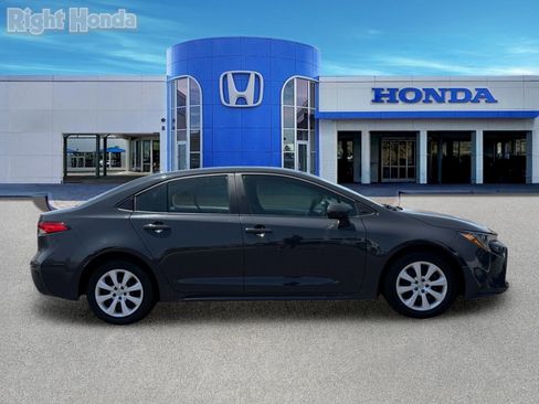 Used 2024 Toyota Corolla LE FWD image 9