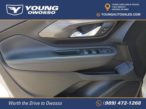 Used 2023 GMC Terrain SLE w/ Driver Convenience Package FWD image 21