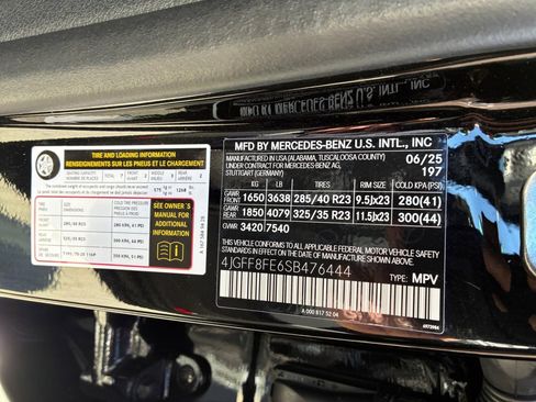 Used 2025 Mercedes-Benz GLS 580 4MATIC image 38