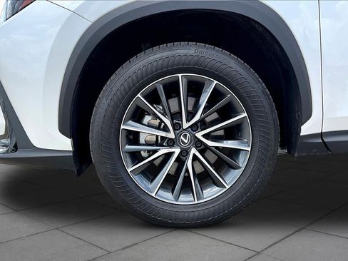 Used 2025 Lexus NX 250 FWD w/ Towing Package (2000 Lbs) image 9