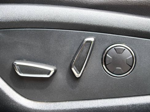 Used 2019 Lincoln MKC Premiere FWD image 14