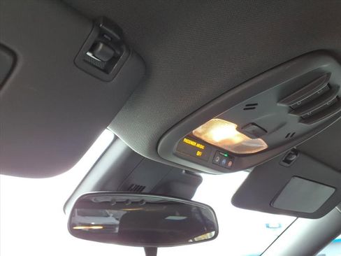 Used 2024 Chevrolet Trax RS w/ Sunroof Package image 28