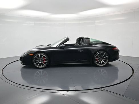 Certified 2018 Porsche 911 Targa 4S image 2