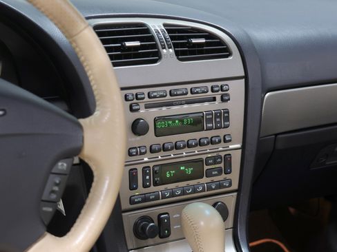 Used 2005 Ford Thunderbird image 79