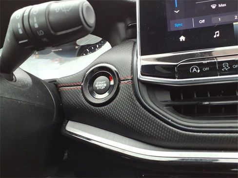 Used 2024 Jeep Compass Trailhawk image 21