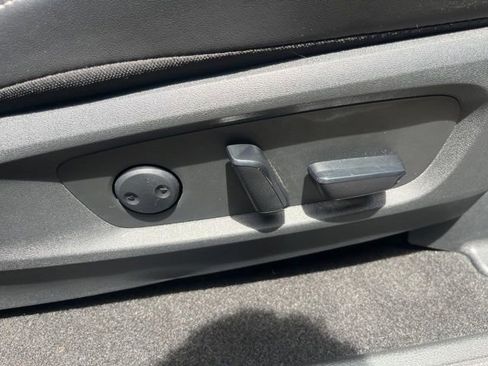 Certified 2024 Nissan Pathfinder Platinum w/ Lighting Package (N93) FWD image 19
