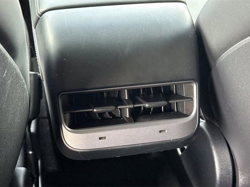 Used 2023 Tesla Model Y Long Range image 19