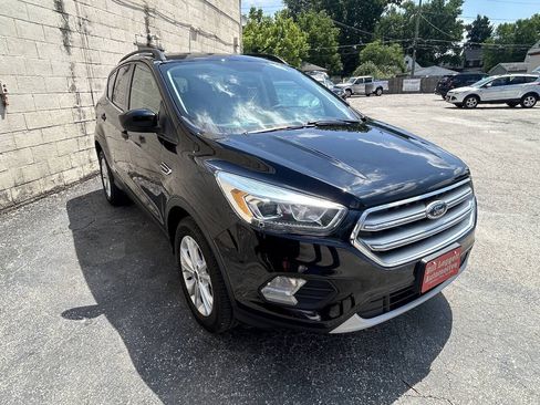 Used 2017 Ford Escape SE w/ Equipment Group 201A FWD image 13