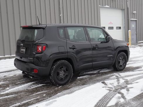 Used 2019 Jeep Renegade Sport image 9