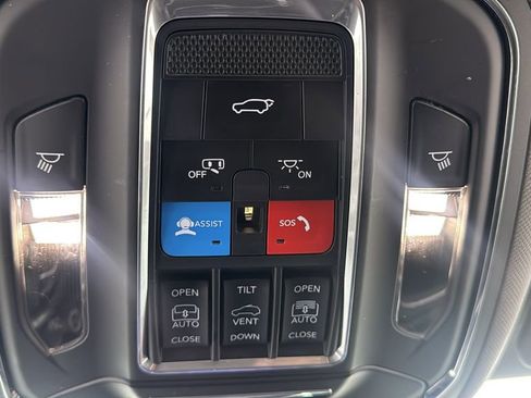 Used 2022 Jeep Grand Cherokee Limited 4xe image 33