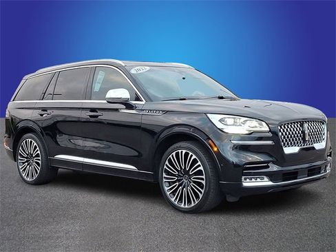 Used 2022 Lincoln Aviator Black Label w/ Class IV Trailer Tow Package image 3