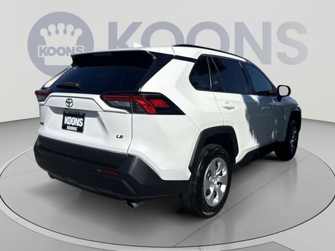 Used 2021 Toyota RAV4 LE FWD image 7
