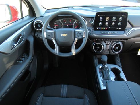 New 2025 Chevrolet Blazer LT image 12