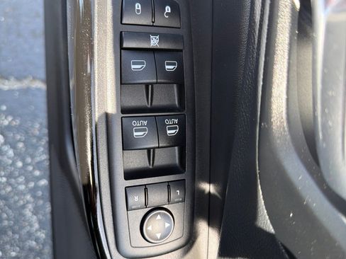 Used 2023 Jeep Cherokee Altitude Lux AWD/4WD image 25