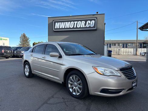 Used 2013 Chrysler 200 Touring image 1