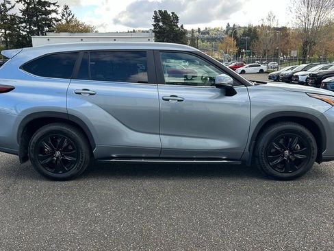 Certified 2024 Toyota Highlander XLE image 4