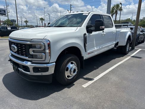 Used 2025 Ford F350 Lariat w/ Lariat Ultimate Package AWD/4WD image 3
