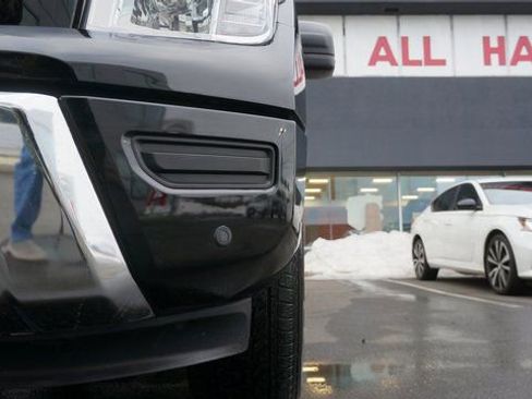 Used 2024 Nissan Titan SV w/ SV Convenience Package image 77