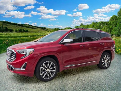 Used 2019 GMC Terrain Denali w/ Advanced Safety Package FWD image 2