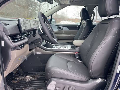 New 2026 Kia Carnival EX image 9