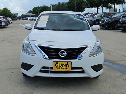 Used 2019 Nissan Versa SV FWD image 8
