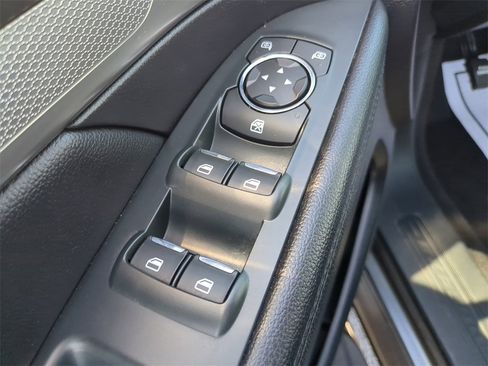 Used 2018 Ford Explorer XLT w/ Equipment Group 202A image 19