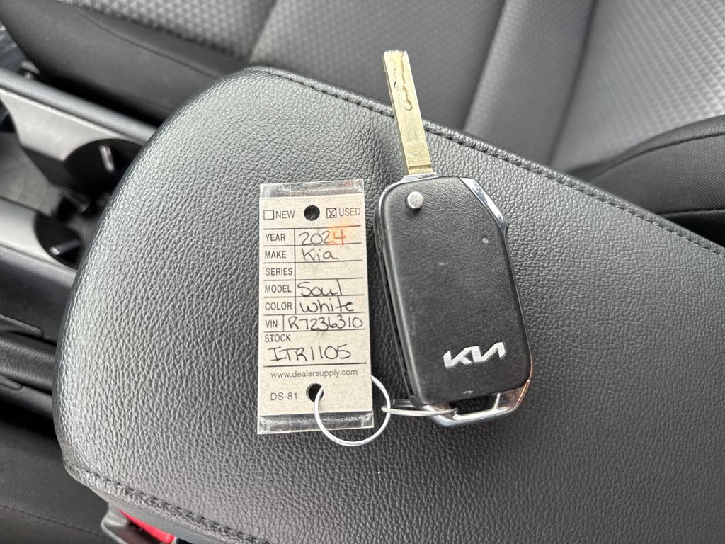 Used 2024 Kia Soul LX w/ Option Group 015 FWD image 29