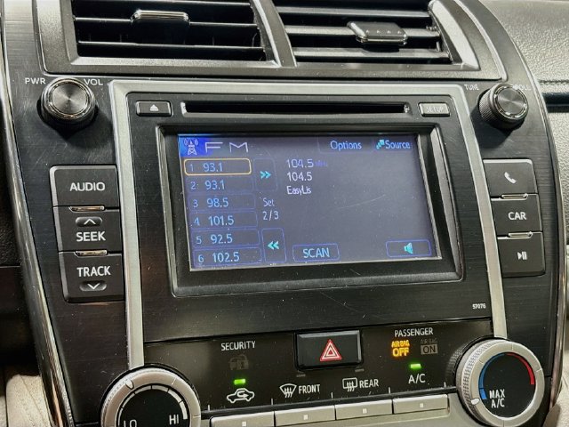 Used 2013 Toyota Camry LE FWD image 14